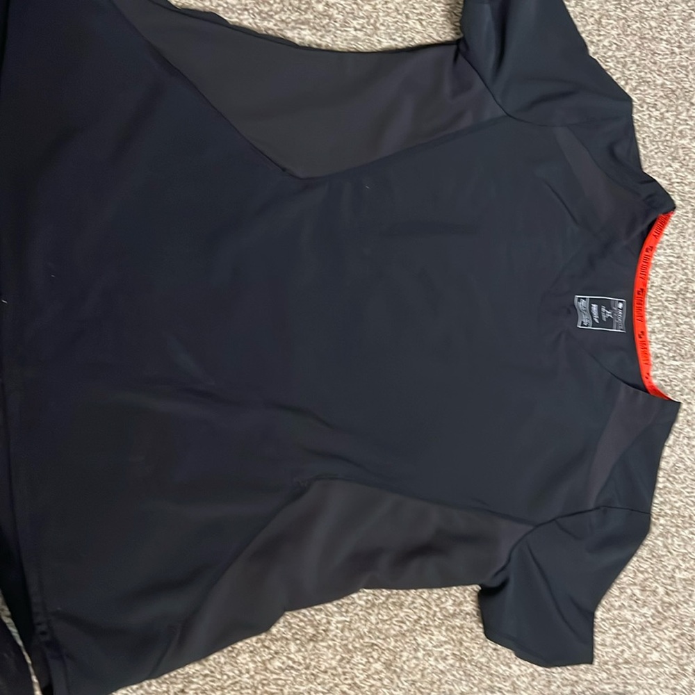 Scrub set